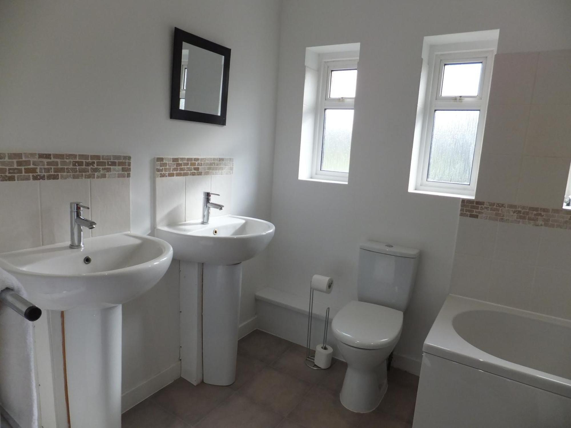 Many Worlds Meet: Spacious Family Near Wimbledon & London *