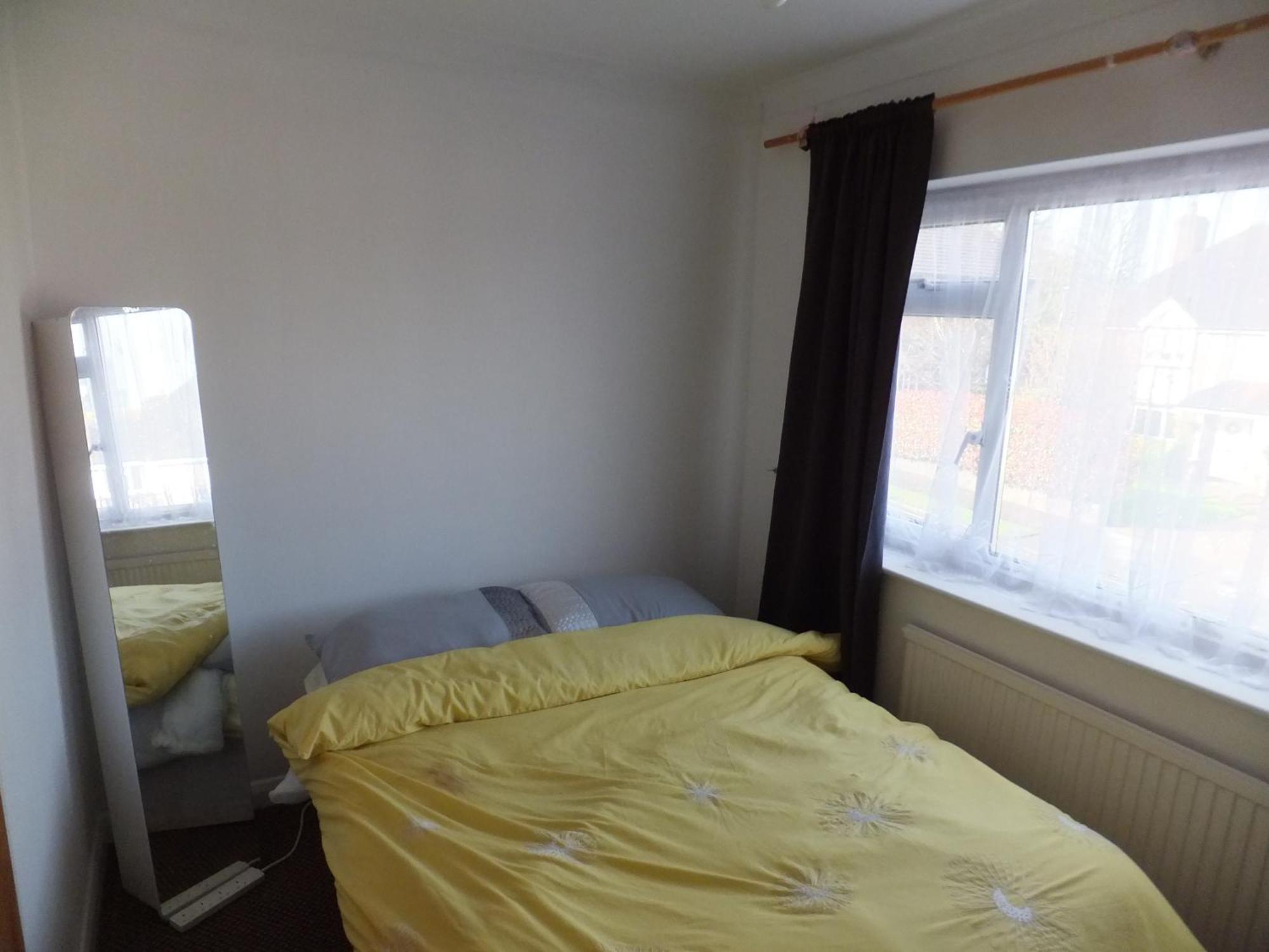 Homestay Many Worlds Meet: Spacious Family Near Wimbledon & London